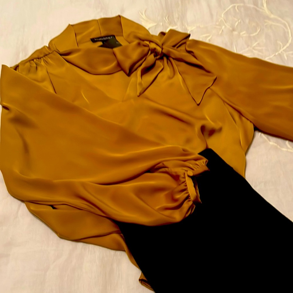 Banana Republic Gold Blouse 👚